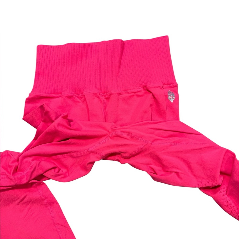 Free People FP Movement M/L Bright Pink Good Karma Leggings - Picture 4 of 8